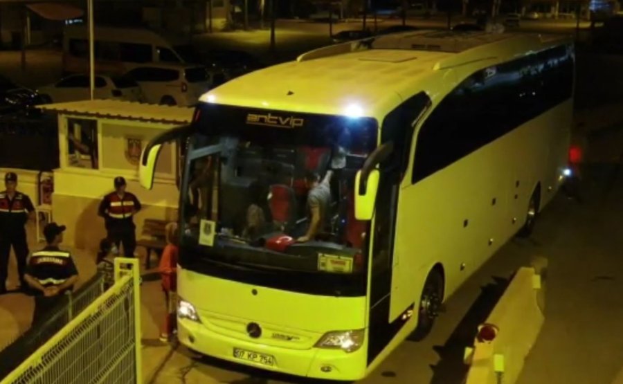 Antalya’da Ülkeye Yasadışı Yollarla Giriş Yapan 43 Kişi Yakalandı