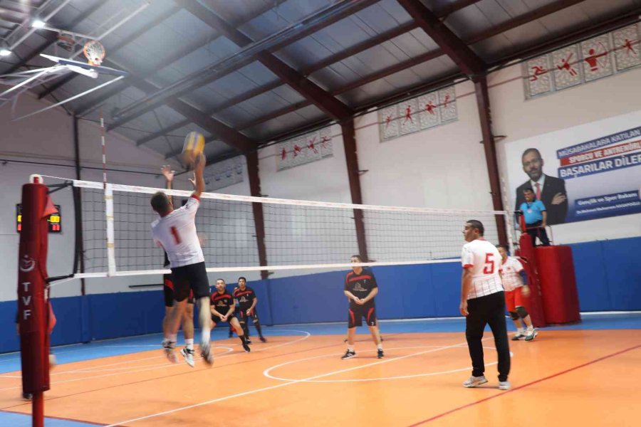 Kurumlar Arası Voleybol Turnuvası Final Maçına Develi’den Yoğun İlgi