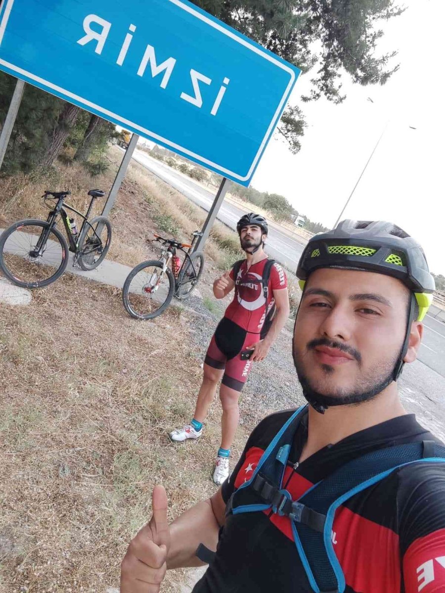 Dünya Bisiklet Günü İçin 1 Günde 416 Kilometre Pedal Çevirerek Eskişehir’den İzmir’e Ulaştılar