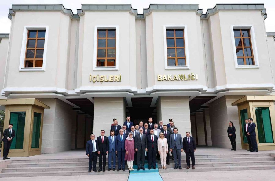 Ak Parti Antalya Teşkilatı’ndan Ankara Çıkarması