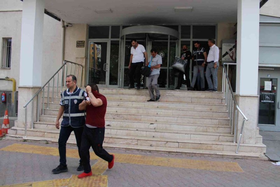 Aranan 18 Kişi Yakalandı