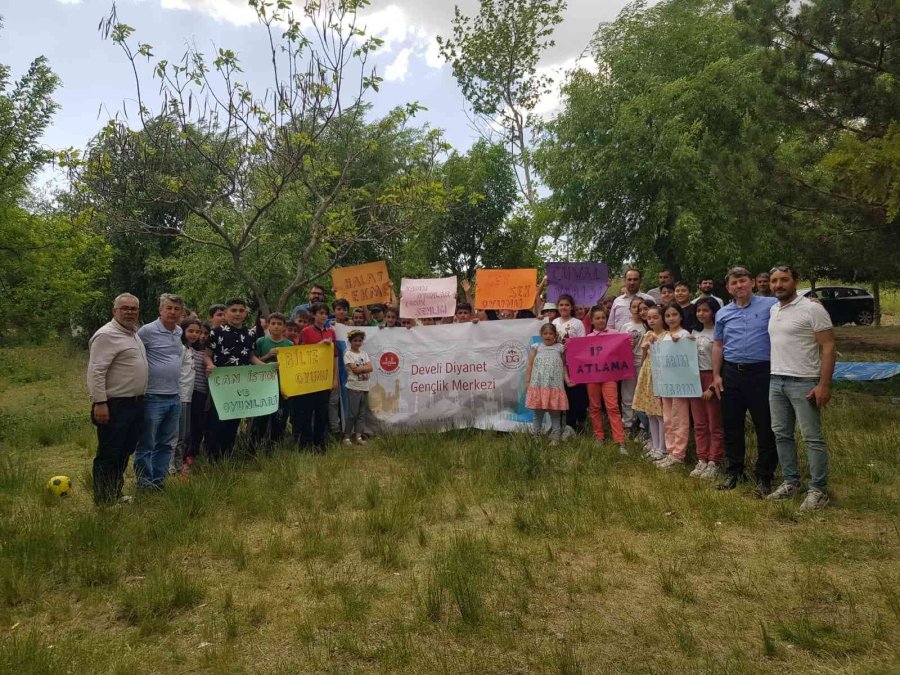 ‘çevreme Duyarlıyım, Değerlerime Sahip Çıkıyorum’ Projesi İle Öğrenciler Doğayı Temizledi.