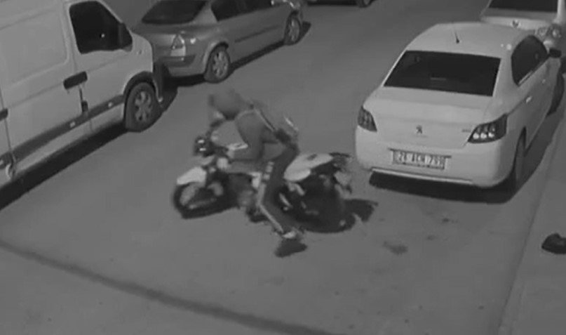 Yaklaşık 20 Bin Liralık Motosiklet İşte Böyle Çalındı