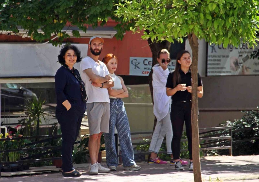 Boşaltılan Bankada Hırsızlık Teşebbüste Kaldı, Şüpheli Kadın Gözyaşlarını Tutamadı