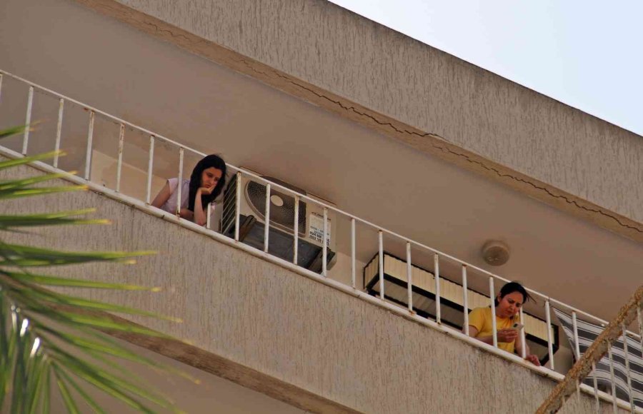 Boşaltılan Bankada Hırsızlık Teşebbüste Kaldı, Şüpheli Kadın Gözyaşlarını Tutamadı