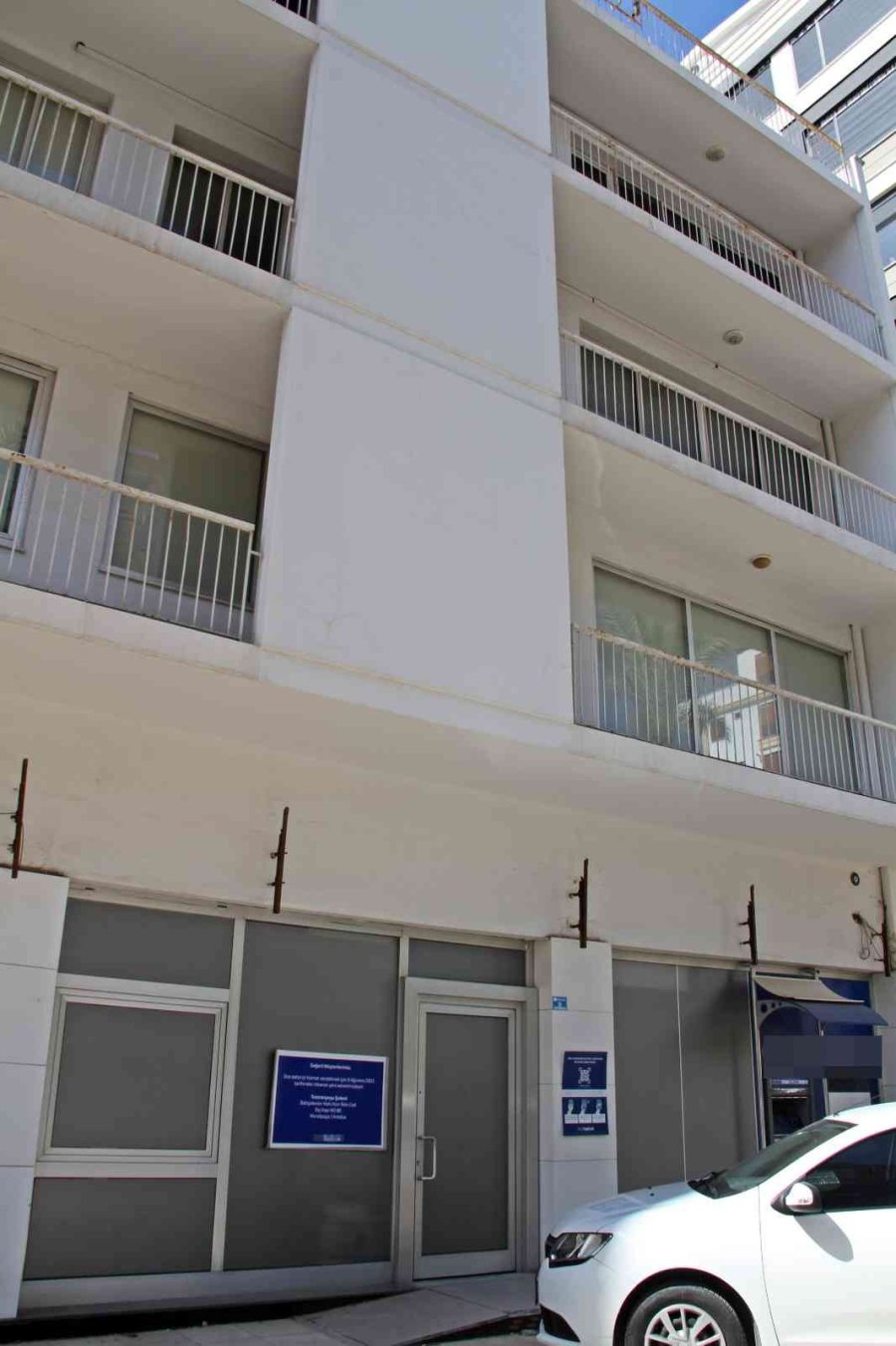 Boşaltılan Bankada Hırsızlık Teşebbüste Kaldı, Şüpheli Kadın Gözyaşlarını Tutamadı