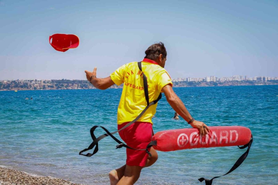 Onları Gören, Boğulma Numarası Yapıyor