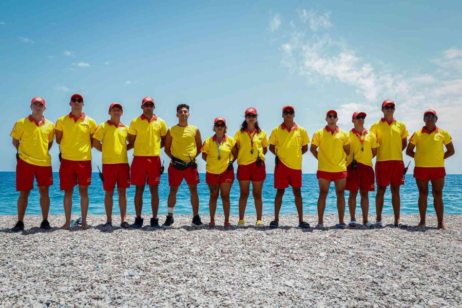 Onları Gören, Boğulma Numarası Yapıyor