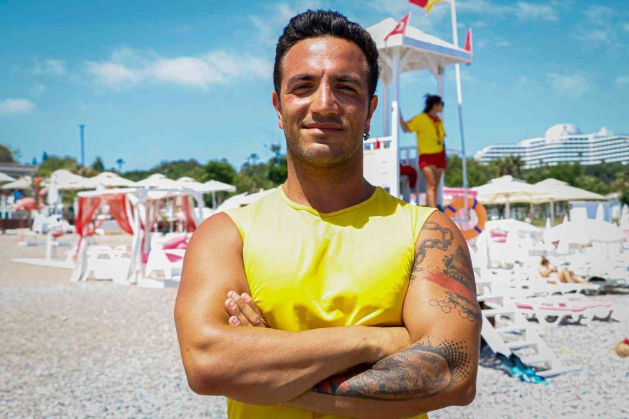 Onları Gören, Boğulma Numarası Yapıyor