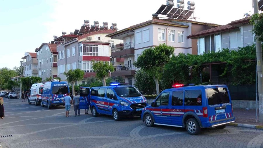 Antalya’da 2 Çocuk Annesi Kadın Evinde Ölü Bulundu