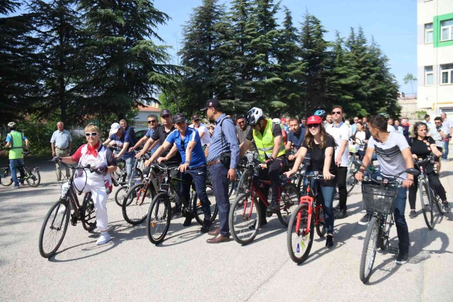 Dünya Bisiklet Günü’nü 5 Kilometre Pedal Çevirerek Kutladılar