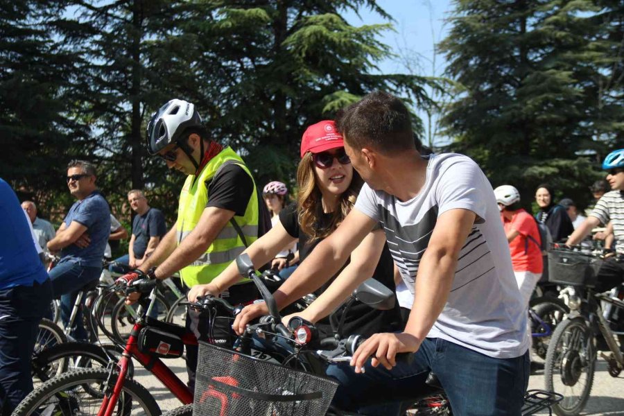 Dünya Bisiklet Günü’nü 5 Kilometre Pedal Çevirerek Kutladılar