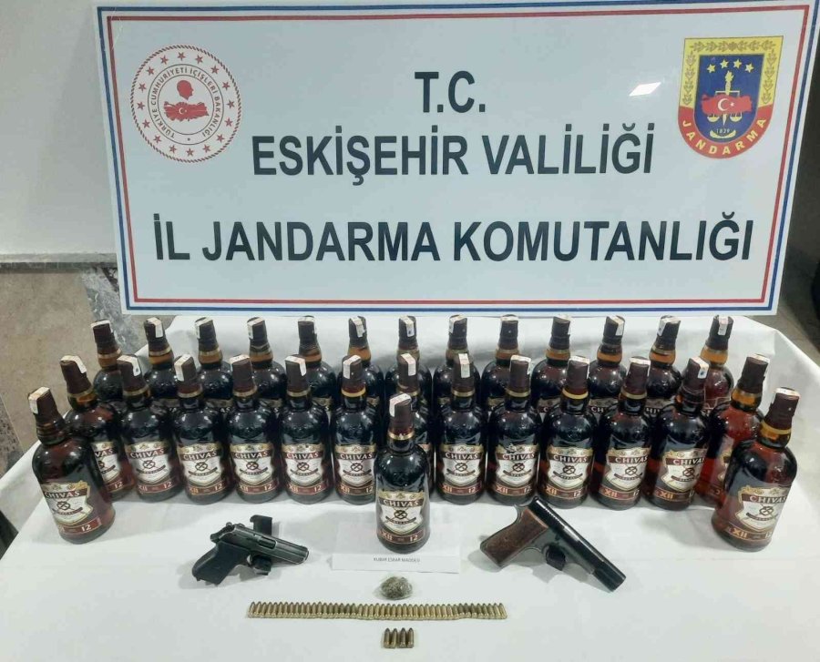 Jandarma Ekiplerinin Denetimlerinde 4 Kişi Gözaltına Alındı