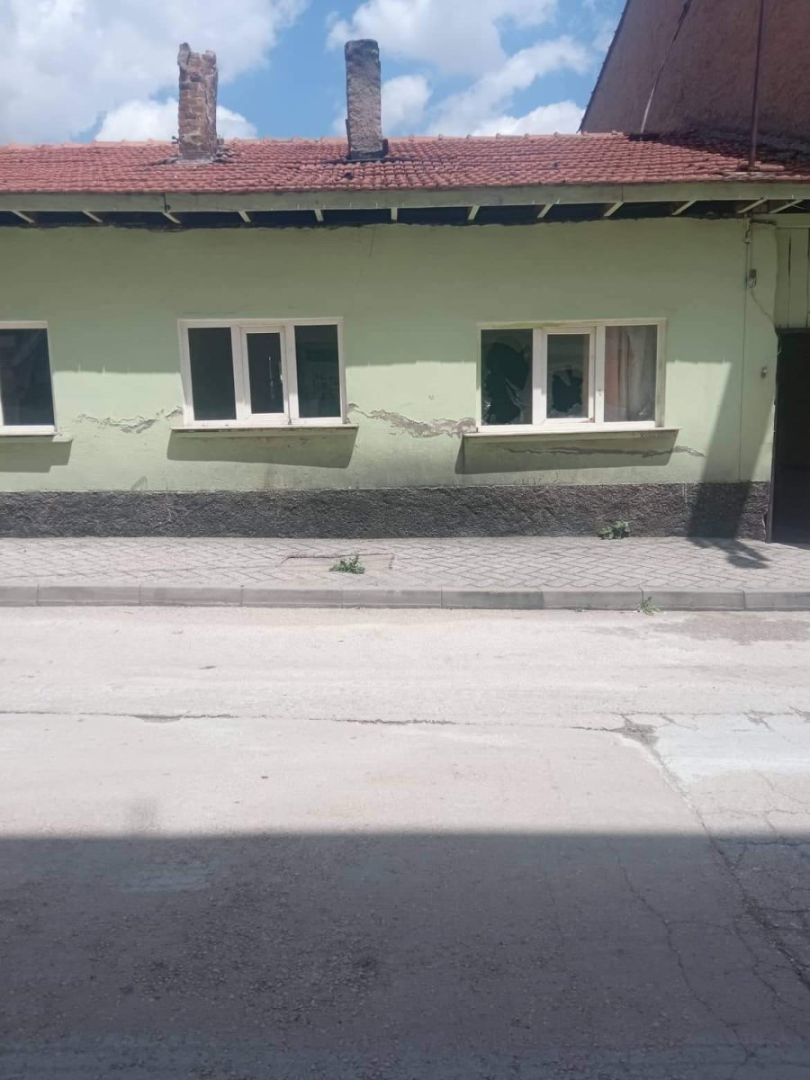 Çaresiz Kalan Vatandaşlardan “bu Eve Bir Çare Bulun” Çağrısı