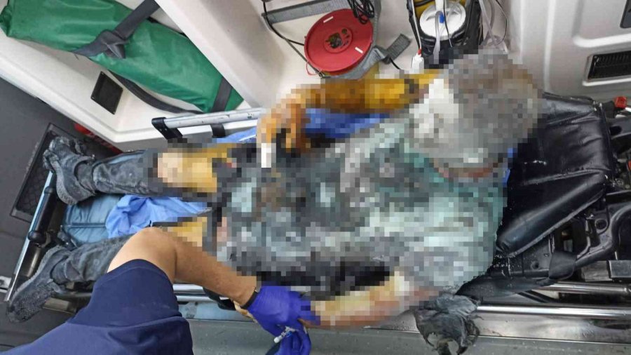 Galata Kulesi Meydanı’nda Kendini Yakan Genç Toprağa Verildi