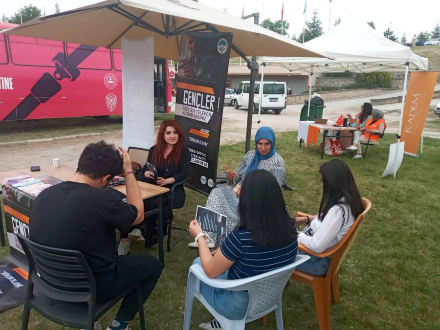 ’sırdaşın Olayım’ Projesi Üniversitelilerle Buluştu