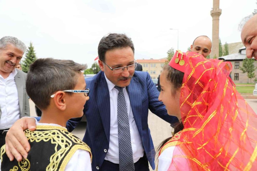 Vali Çiçek Pınarbaşı Ve Sarız İlçelerinde Ziyaretlerde Bulundu