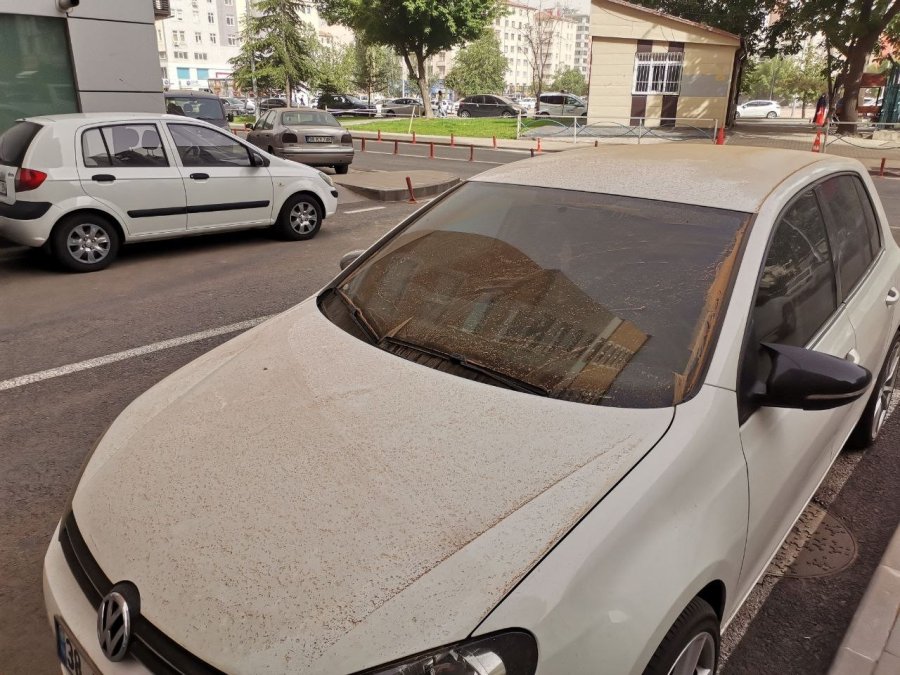 Suriye’den Gelen Toz Fırtınası Oto Yıkamacıları Sevindirdi
