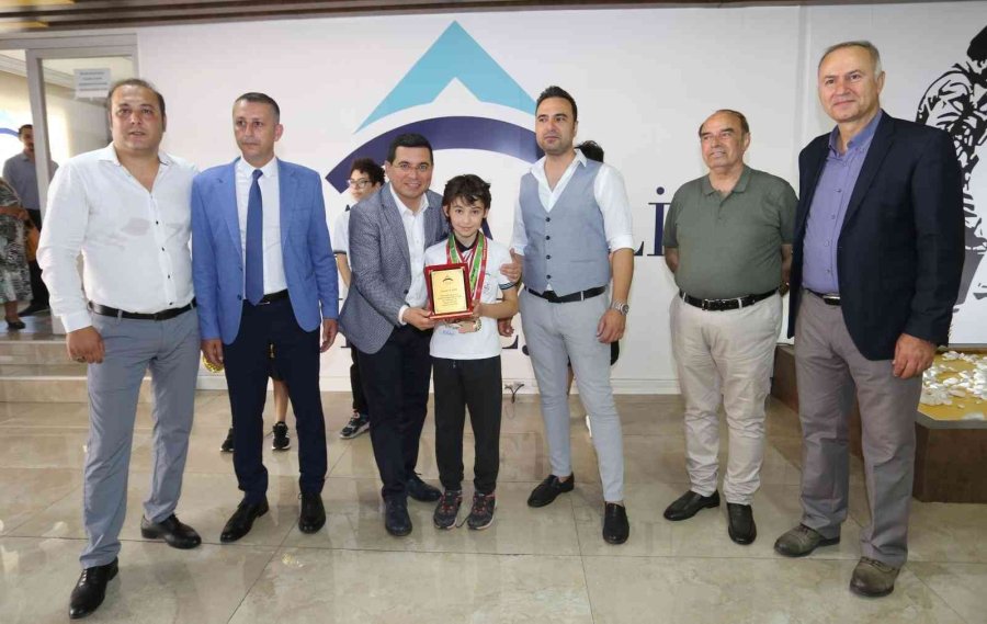 Tütüncü Yetenek Avına Katıldı