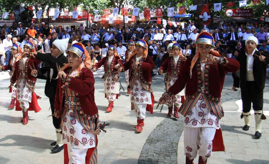 Mut Karacaoğlan Kayısı Festivali Renkli Anlara Sahne Oldu