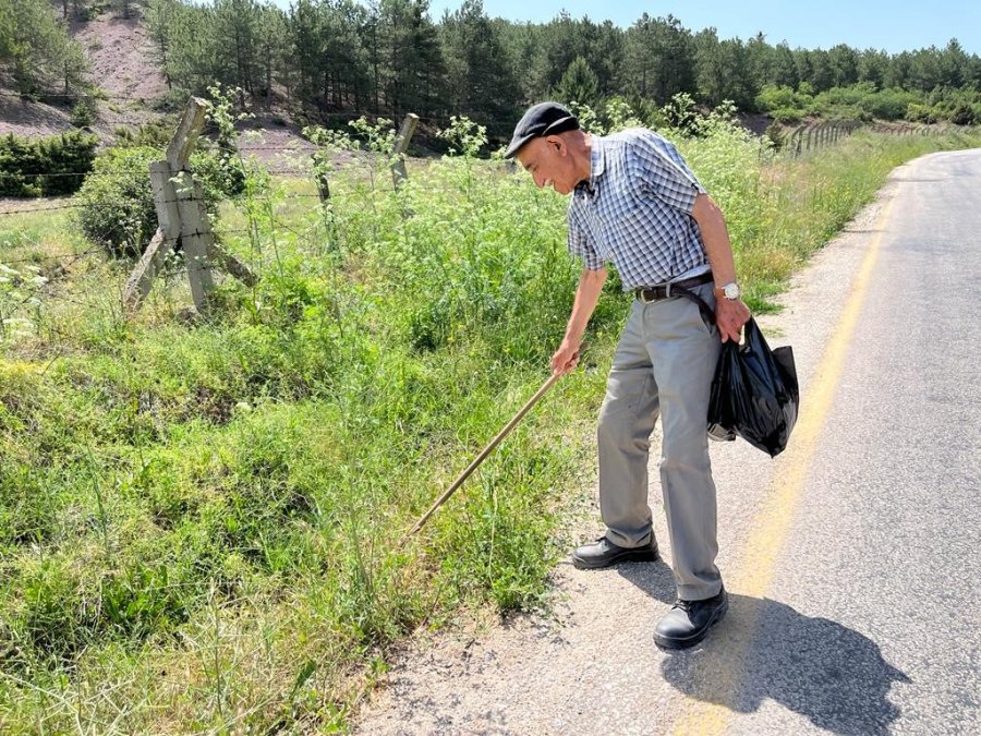 Hem Doğayı Temizliyor Hem De Para Kazanıyor