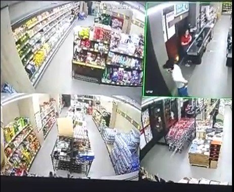 Antalya’da Zincir Markette Silahlı Soygun Kamerada