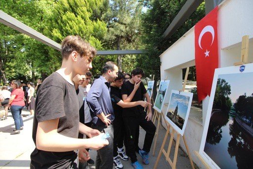 “öğrenci Gözünden Eskişehir” Sergisi Beğeni Topladı