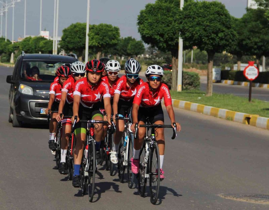 Yıldız Kızlar Bisiklet Milli Takımı, Antalya’da Hazırlıklarını Sürdürüyor