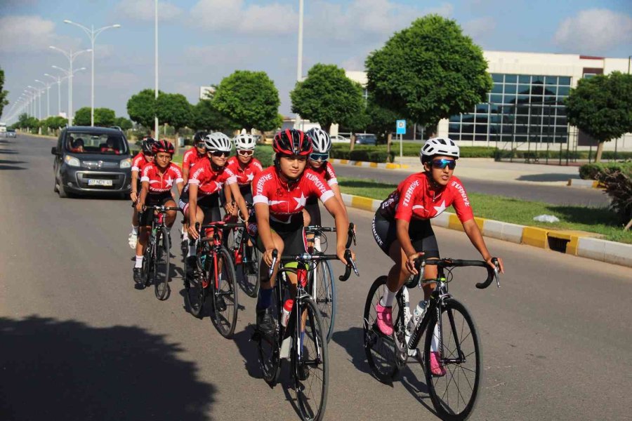 Yıldız Kızlar Bisiklet Milli Takımı, Antalya’da Hazırlıklarını Sürdürüyor