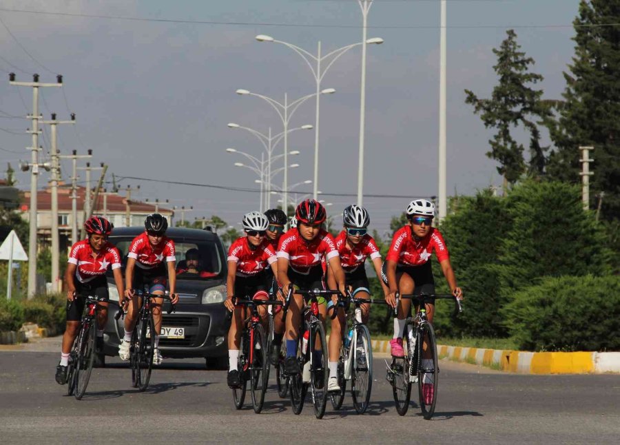 Yıldız Kızlar Bisiklet Milli Takımı, Antalya’da Hazırlıklarını Sürdürüyor