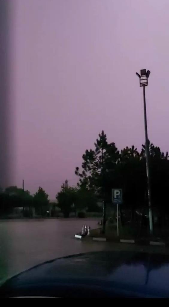 Eskişehir’de Geceyi Şimşekler Aydınlattı