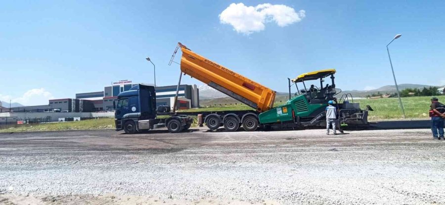 Büyükşehir’den Develi Devlet Hastanesi Çevresine 3.7 Milyon Tl’lik Asfalt Çalışması