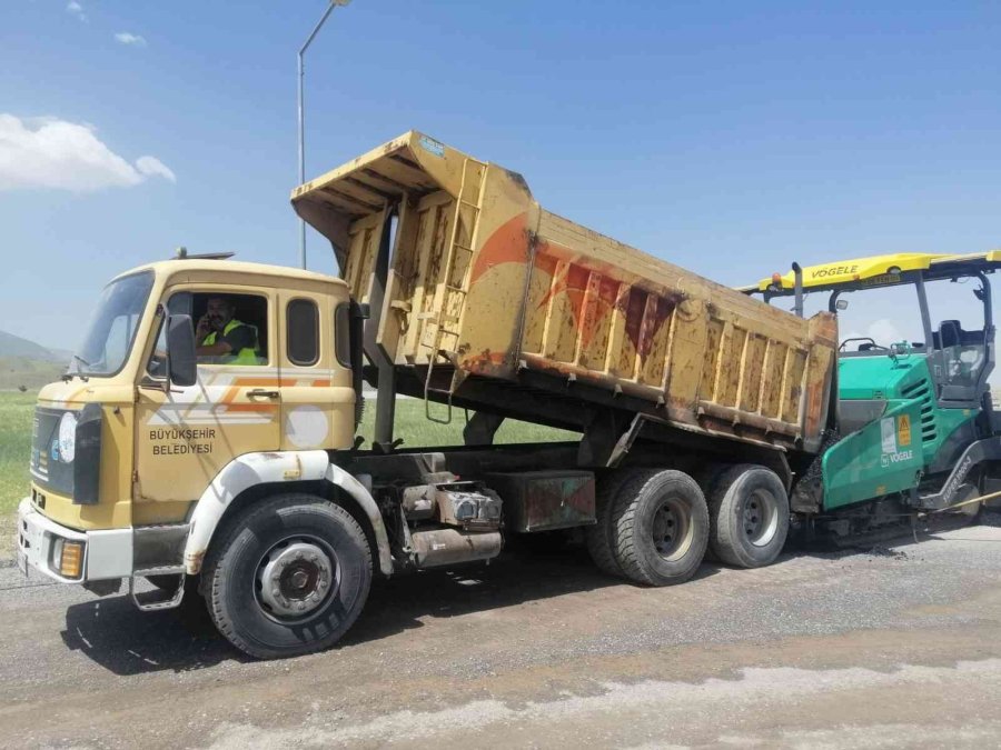 Büyükşehir’den Develi Devlet Hastanesi Çevresine 3.7 Milyon Tl’lik Asfalt Çalışması