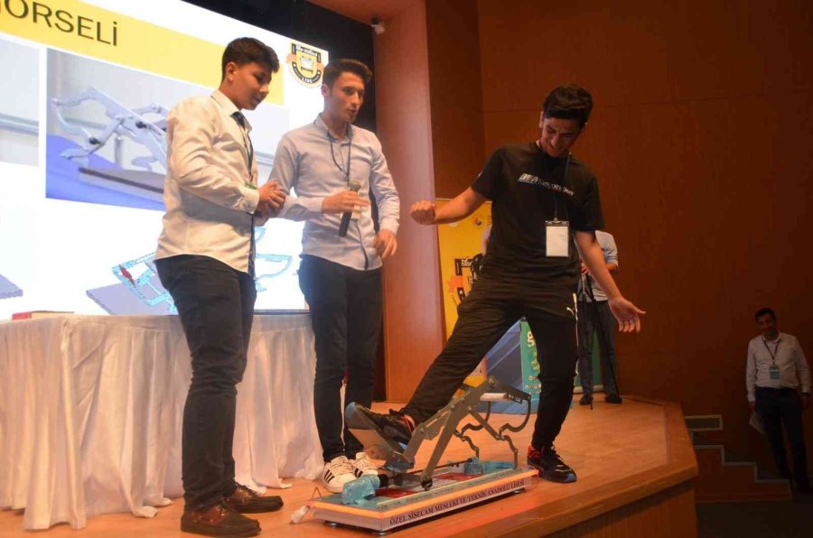 Fikir Otobüsü Liseler Arası Girişimcilik Ve Yenilikçi İş Fikirleri Yarışmasında Ödüller Sahiplerini Buldu