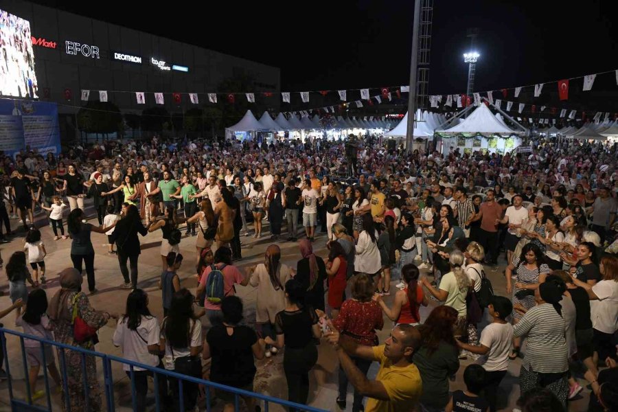 Yöresel Renkler Festivali’nde Karadeniz Fırtınası Esti