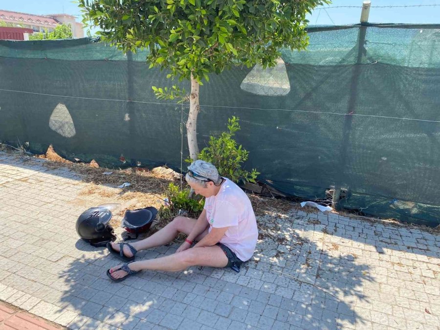 Kiralık Motosiklet İle Kaza Yapan İngiliz Çift Yaralandı