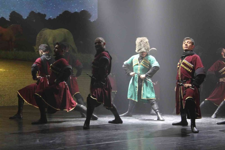 Eskişehirli Sanatseverler "bir Kafkasya Hikayesi Başlangıç” Gösterisinde Buluştu