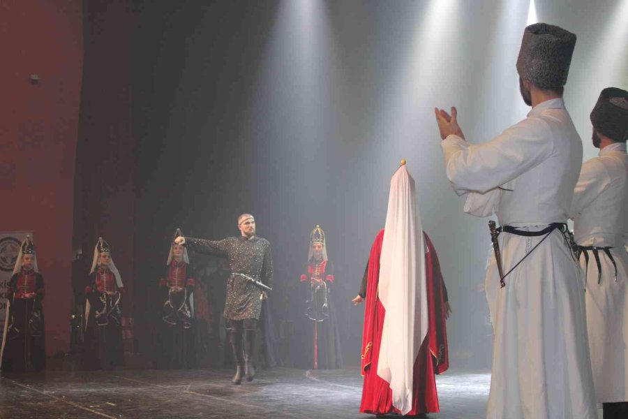 Eskişehirli Sanatseverler "bir Kafkasya Hikayesi Başlangıç” Gösterisinde Buluştu