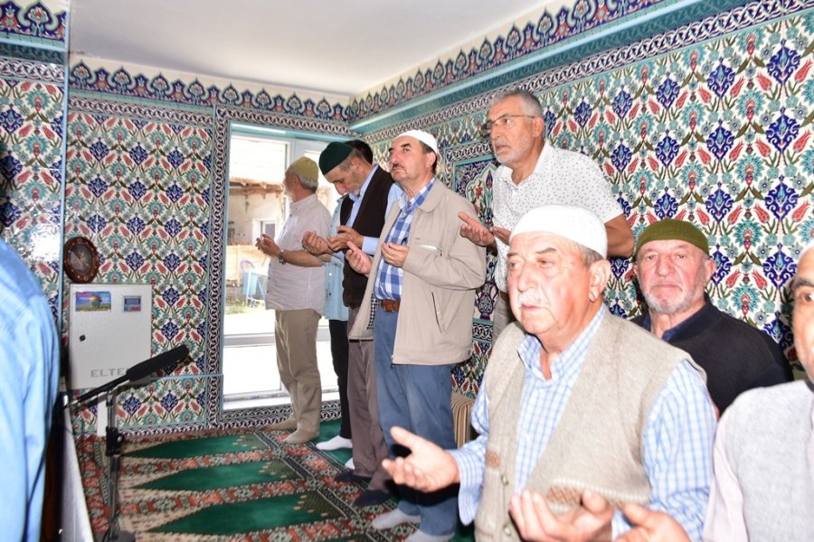 İnönü’de 2 Bin Kişi Yağmur Duası İçin Bir Araya Geldi