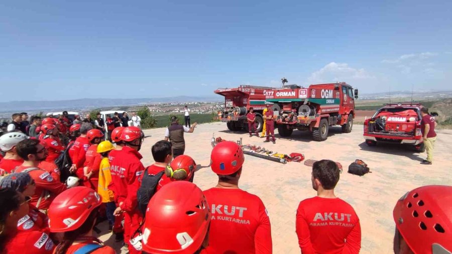 Akut Eskişehir Gönüllüleri Orman Yangınlarına Hazırlanıyor