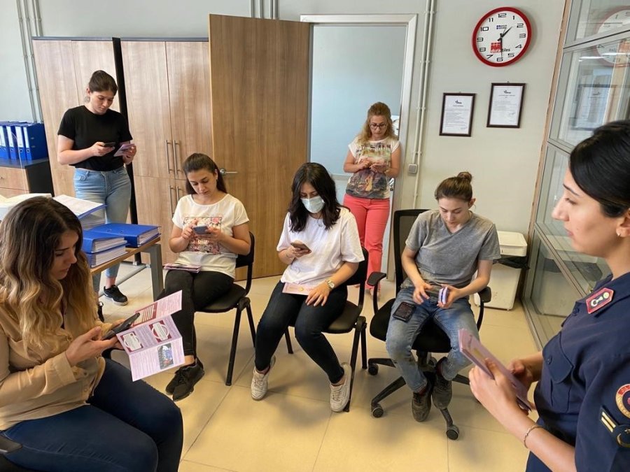 Jandarma Ekiplerinden ‘kades’ Bilgilendirmesi