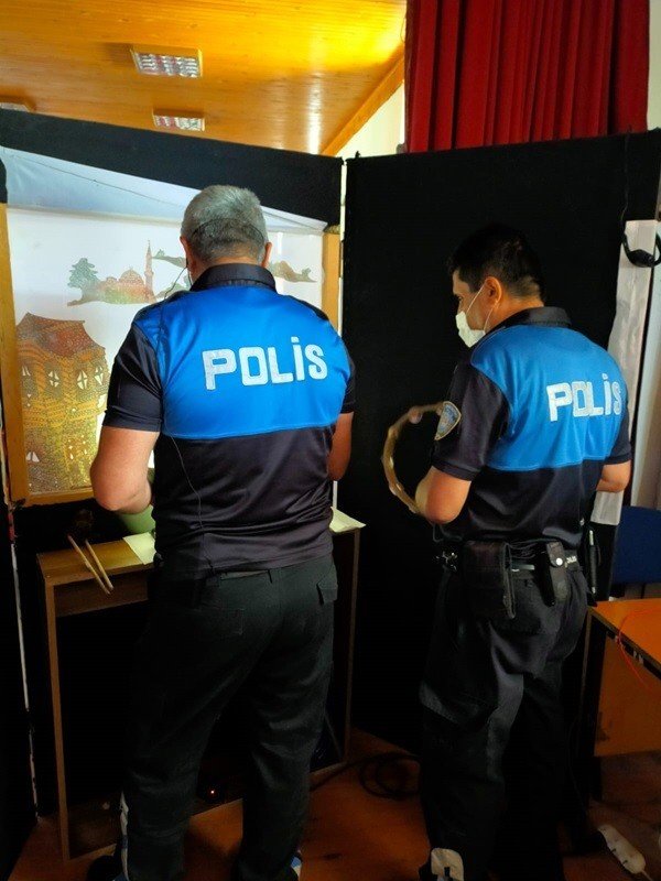 Polis Ekipleri 3 Bin 524 Öğrenciye Eğitim Verdi
