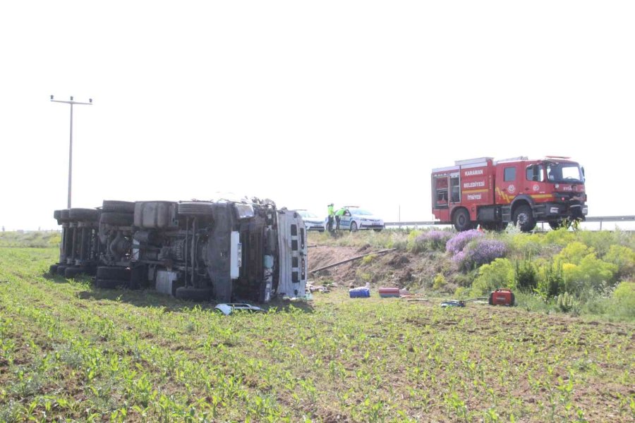 Karaman’da Devrilen Lpg Yüklü Tankerin Sürücüsü Hayatını Kaybetti