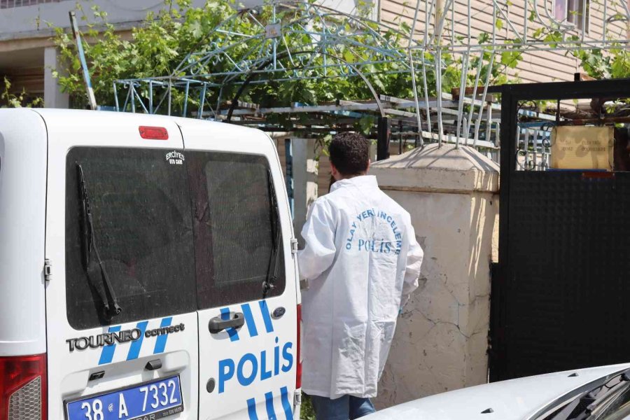 Yaşlı Kadın Yalnız Yaşadığı Evinde Ölü Bulundu