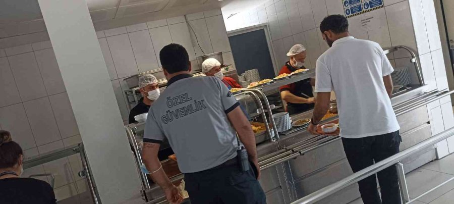 Mersin’deki Hastanelerin Yemeği Öğretmenevinden Karşılanıyor