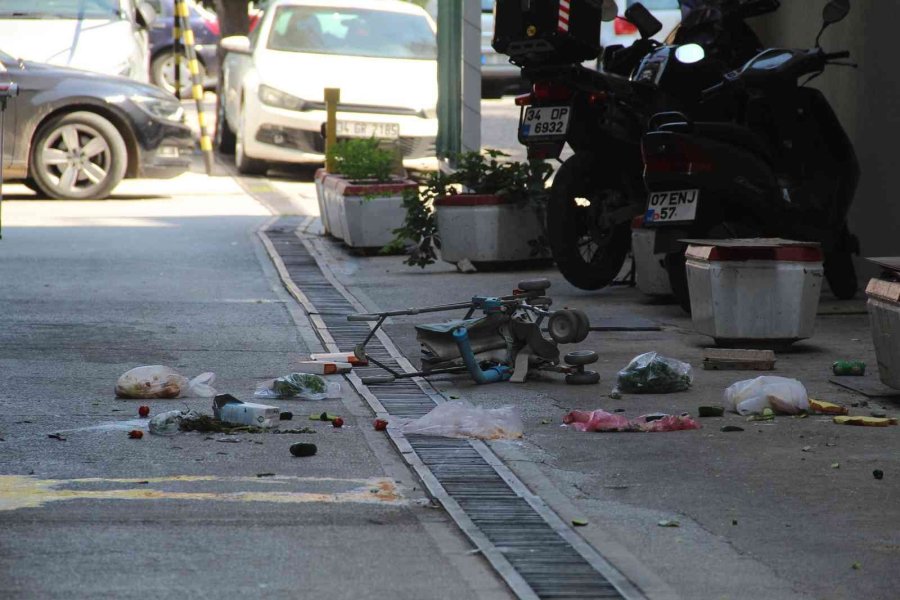 Bir Gün Önce Eşyaları Aşağı Attığı Balkondan Sabah Düşerek Öldü