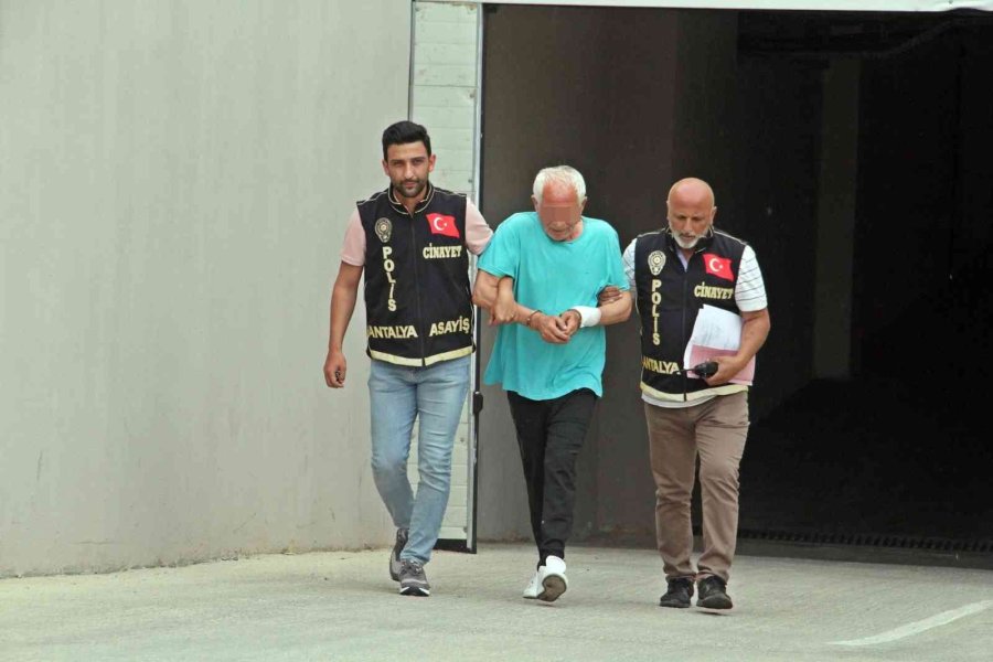 Gürültü Uyarısında Bulunan Yöneticiyi Bıçaklayarak Öldüren Kiracı, Adliyeye Sevk Edildi