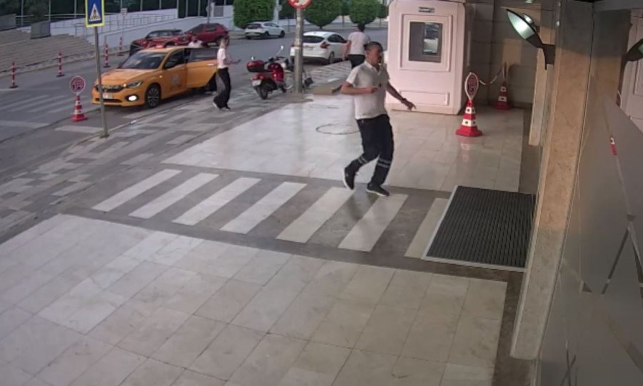 Antalya’da Takside Doğum Kamerada