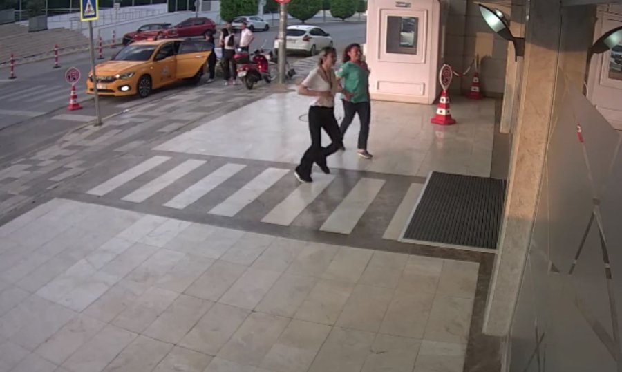 Antalya’da Takside Doğum Kamerada