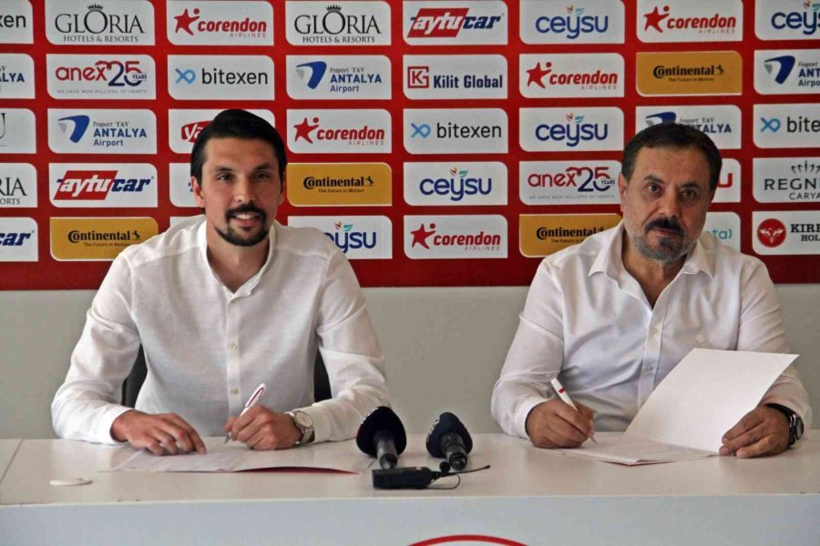 Antalyaspor Kaleci Alperen Uysal İle 2+1 Yıllığına Anlaştı